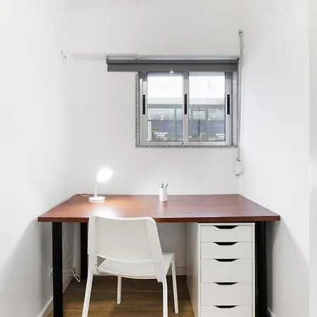 Smart In Gaia, Cozy & Work-ready Apartment