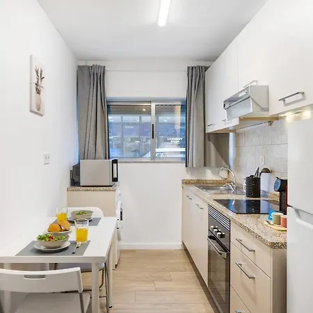 Apartment Smart In Gaia, Cozy & Work-ready Vila Nova de Gaia