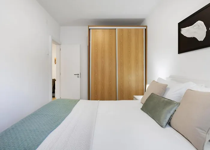 Smart In Gaia | Cozy & Work-ready